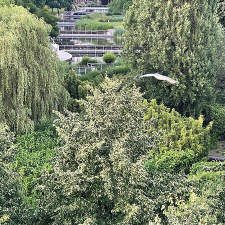 Luxury 2 Bedroom Apartment- Lake View - Free Parking - Wembley Stadium 5Km ロンドン エクステリア 写真